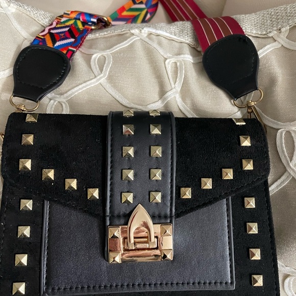 Crossbody Purse with guitar like strap - Picture 3 of 6